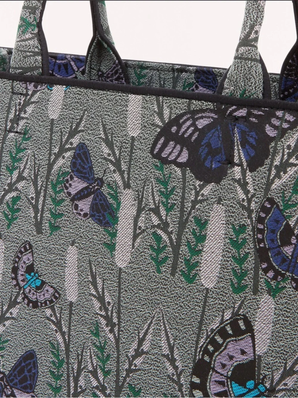 Furla Opportunity Large Jacquard Tote in the Toni Ulivo came without strap